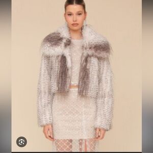 Avec Le Filles Cropped Faux Fur Jacket